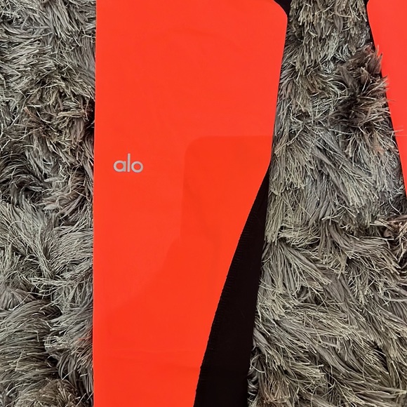 Alo legging. Black and neon - Picture 3 of 3